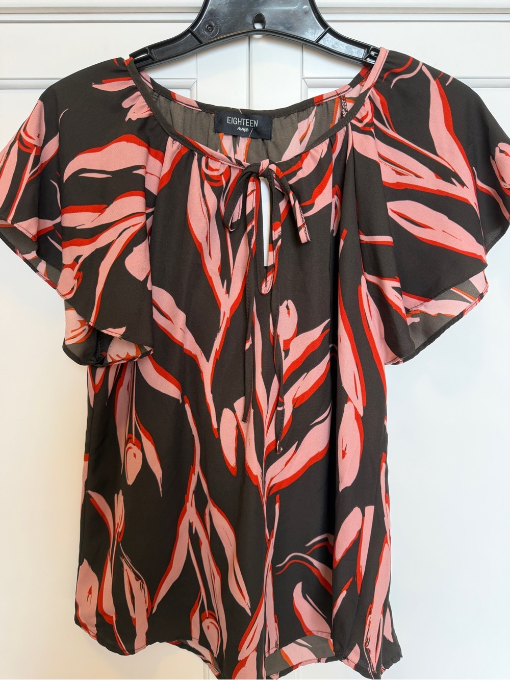 Eighteen Muse- Black Floral-Print Tie-Neck Flutter Sleeve Top - Pink/Red- Small